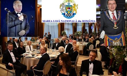 Masoneria subminează democrația din România. Eliminarea AUR pusă la cale ca o ofrandă a marii manifestări masonice de la Bistrița? Protest la sindrofia de 20 de ani de la ”aprinderea luminilor” Lojei din care fac parte mari oficialități locale – FOTO
