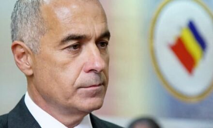 Călin Georgescu: “Sunt pregătit să negociez pentru bunăstarea și sănătatea poporului meu. Nu poți accepta ca un sclav ce dictează alții, ci trebuie să negociezi ca un președinte care își iubește poporul. Națiunea în primul rând” – VIDEO