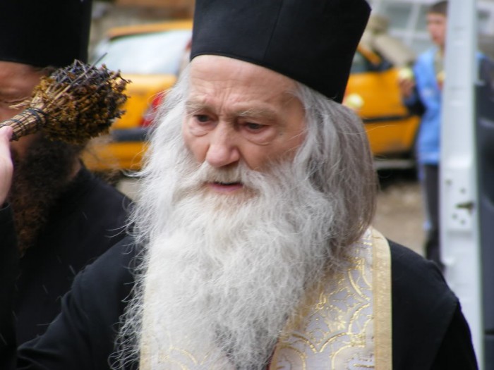 ”Vor veni vremuri în care numai cei ce vor simţi harul lui Dumnezeu vor putea distinge binele de rău.” – Sf. Pr. Arhim. Justin Pârvu