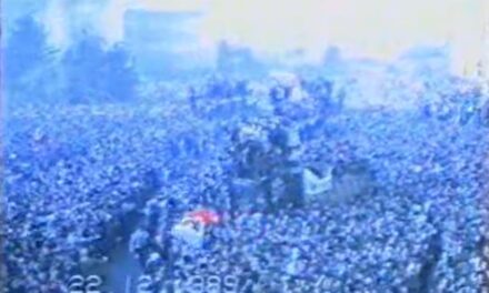22 decembrie 1989: Se declanșează revolta populară anti-comunistă și anti-Ceaușescu simultan cu LOVITURA DE STAT pregătită de circa 10 ani. Iliescu este instalat la putere