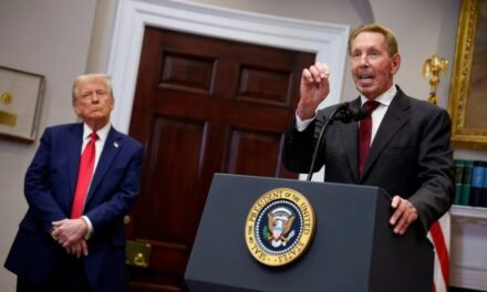Miliardarul Larry Ellison (Oracle) îndeamnă guvernele să dea toate datele cetățenilor lor, inclusiv cele genetice, unei Inteligente Artificiale super puternice care va asigura supravegherea populației pentru ca toată lumea să se comporte „cât mai frumos”