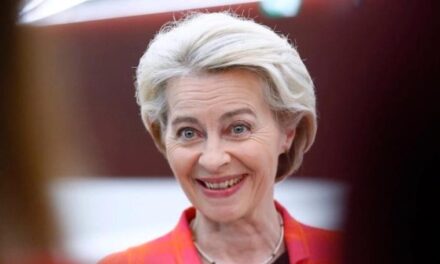 Planul de decimare a populației lumii prinde viteză: UE a aprobat utilizarea de viermi de făină în alimente