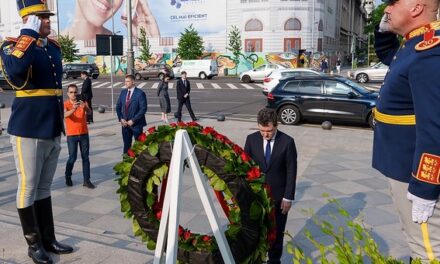 Jandarmeria încearcă să blocheze un protest legitim față de ”Legea Vexler” la Cotroceni, ca să nu fie ”deranjat” noul președinte. Scrisoare Deschisă către Nicușor Dan – FOTO/VIDEO
