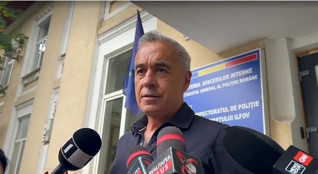 Călin Georgescu, mesaj de forță astăzi 18 aug. 2025 la sediul IPJ Ilfov: ”Va fi o toamnă grea, nu în necazuri, ci în adevăr. Macron va pleca din România cu coada între picioare” (video)