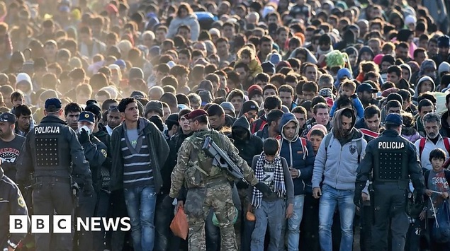 Marea Înlocuire prin Metisarea Europei nu este o teorie ci o realitate. Cum elimină imigrația albii, creștinii și clasa de mijloc. O emisiune de colecție Tucker Carlson – Christopher Caldwell care ar fi ștearsă de comisarii bolșevici de la CNA. (VIDEO RO)