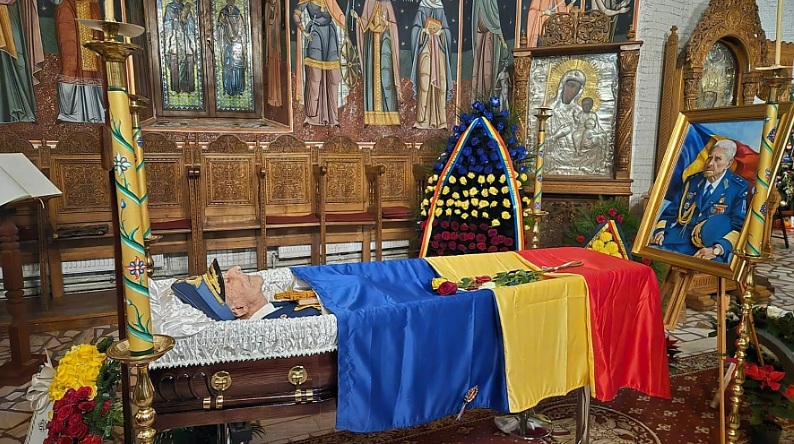 Mortul frumos e… ”negaționist”. Armata Română nu se mai luptă cu dușmanii României ci cu veteranii ei. Generalul Radu Theodoru, personalitate marcantă și erou de legendă, interzis de la Onoruri Militare la înmormântare