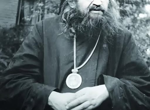 „Vor veni vremuri în care oamenii nu-L vor mai prigoni pe Hristos pe față, ci Îl vor înlocui încet, fără zgomot.” – Sf. Ioan Maximovici