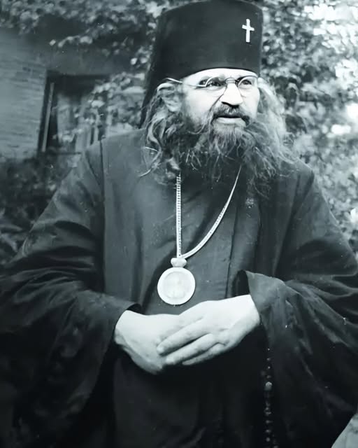 „Vor veni vremuri în care oamenii nu-L vor mai prigoni pe Hristos pe față, ci Îl vor înlocui încet, fără zgomot.” – Sf. Ioan Maximovici
