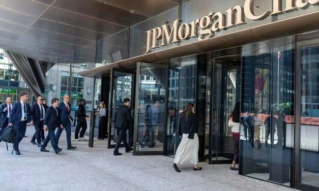 Comandor (r) Ștefan Popa: CĂMĂTARII EXTERNI CONDUC ROMÂNIA. Unde scrie că BlackRock, Vanguard, Moody’s, JP Morgan, Comisia Europeană și FMI-ul au drept de veto asupra voinței românilor?