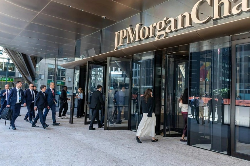 Comandor (r) Ștefan Popa: CĂMĂTARII EXTERNI CONDUC ROMÂNIA. Unde scrie că BlackRock, Vanguard, Moody’s, JP Morgan, Comisia Europeană și FMI-ul au drept de veto asupra voinței românilor?